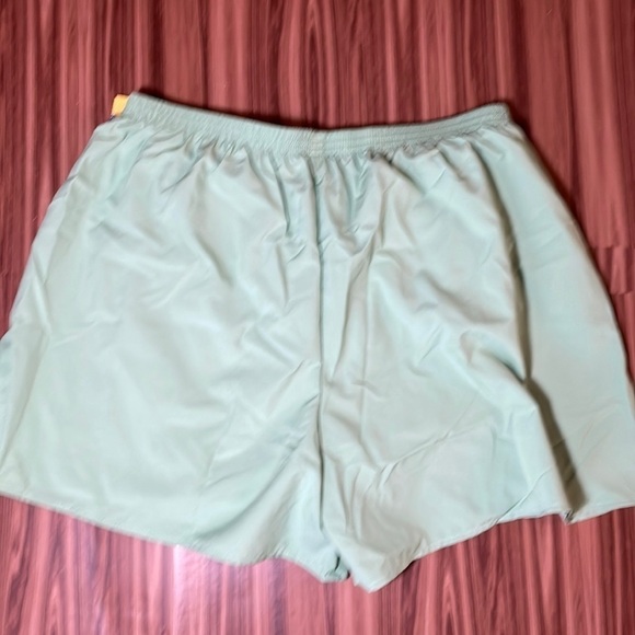 Nwt Moving Comfort Running Shorts Size Large - Picture 7 of 13